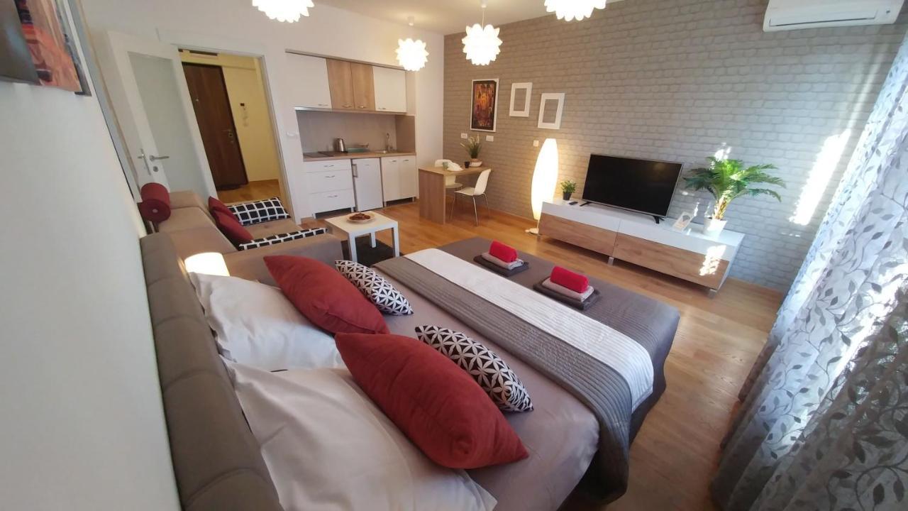 Apartments Delta A Blok - Savada Belgrado Buitenkant foto