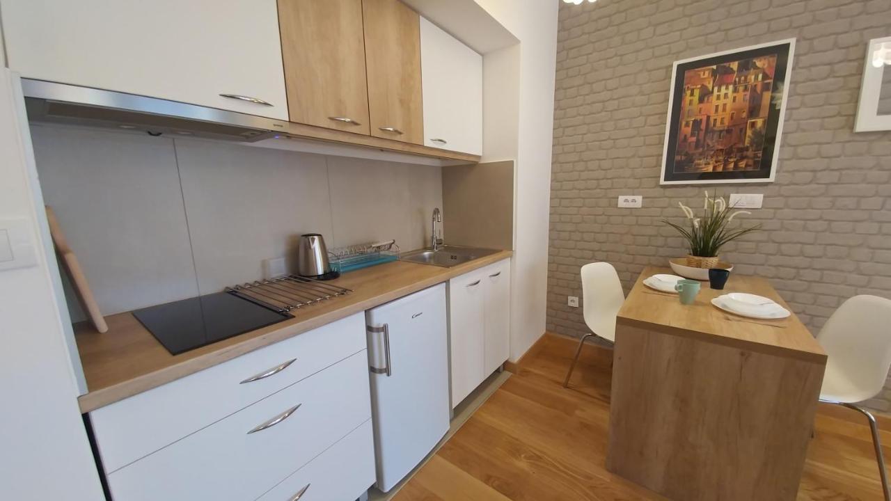 Apartments Delta A Blok - Savada Belgrado Buitenkant foto