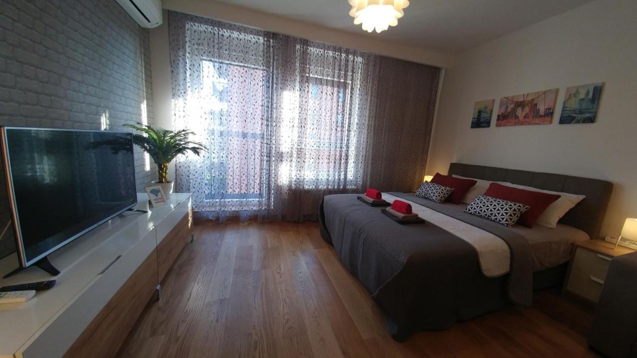 Apartments Delta A Blok - Savada Belgrado Buitenkant foto