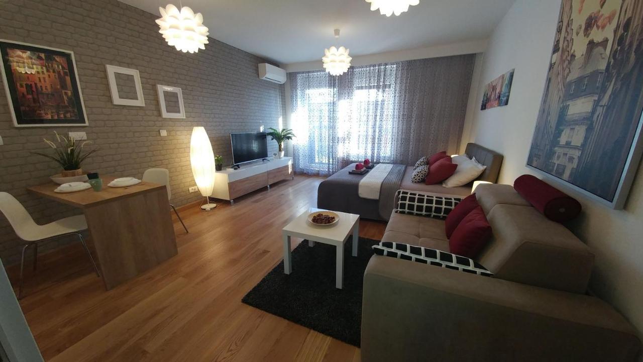 Apartments Delta A Blok - Savada Belgrado Buitenkant foto