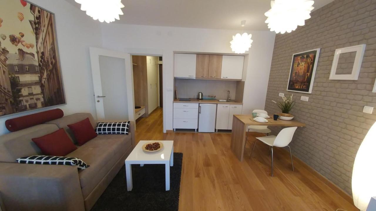 Apartments Delta A Blok - Savada Belgrado Buitenkant foto